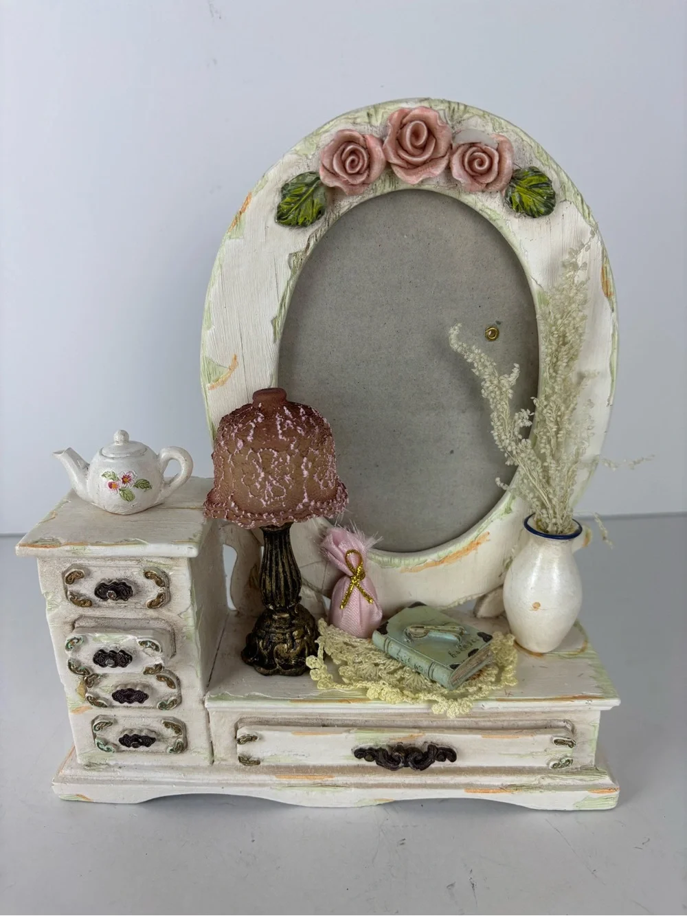 Vintage Shabby Chic Photo Frame Vanity with Light-up Lamp